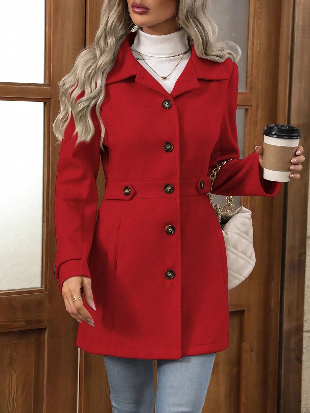 Cappotto da donna elegante con cintura e bottoni