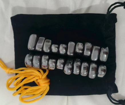 Rassivo | Scacchi Magnetici da Viaggio – Gioco Strategico per Menti Brillanti