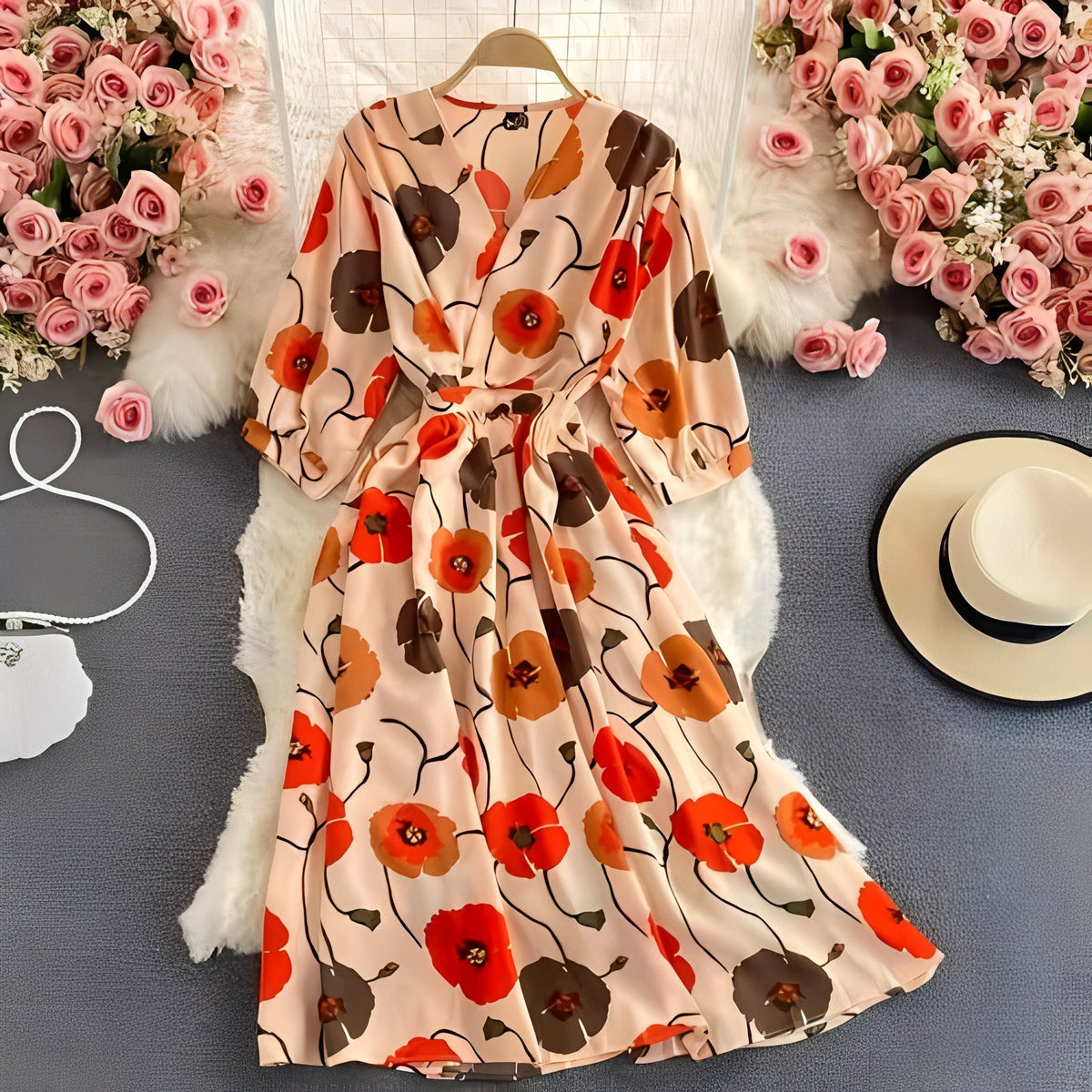 Vestito estivo in chiffon floreale con scollo a V che slancia e maniche a sbuffo