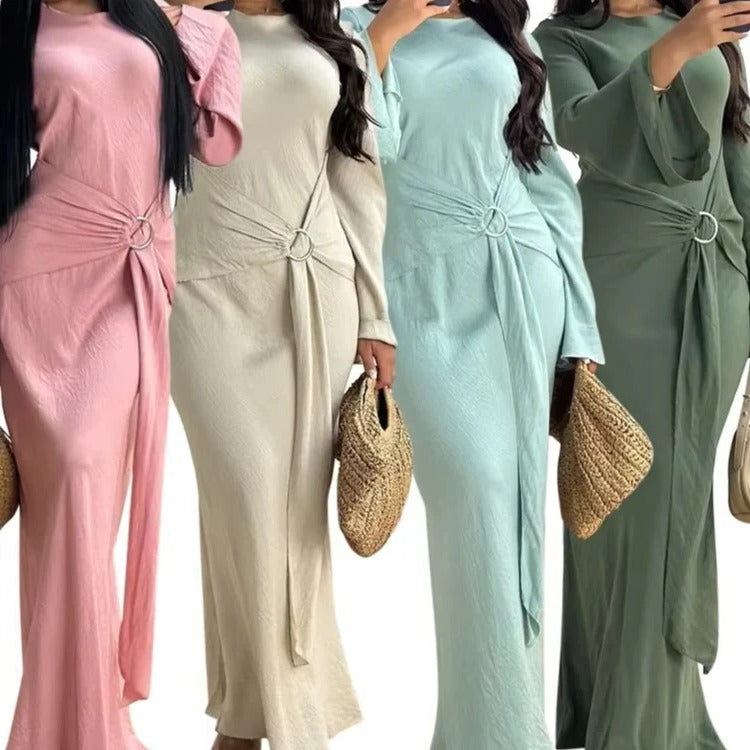 Abaya modesta da donna con maniche lunghe e silhouette fluida