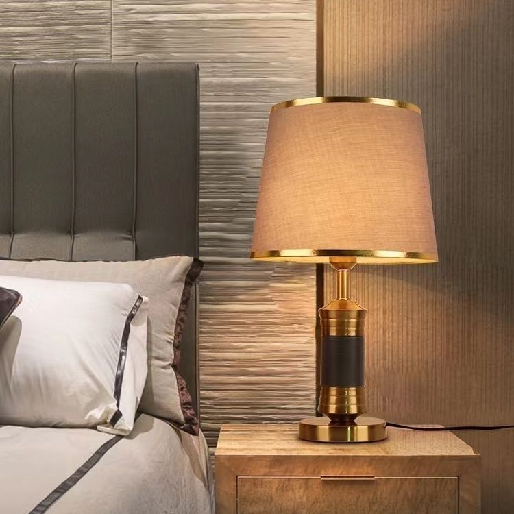 Lampada da tavolo elegante con controllo touch