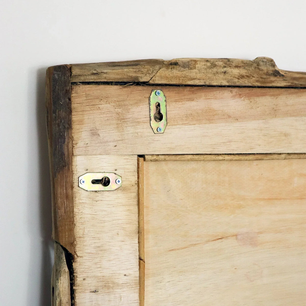 Specchio da parete | Cornice in legno di teak riciclato e appendimento reversibile | 71 × 51 cm