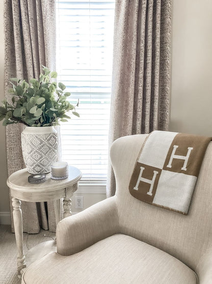 Alvara – Coperta in lana-cashmere 150x200 cm, morbido e lussuoso accessorio per la casa