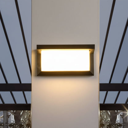 SECULUX – Applique LED con sensore di movimento per una maggiore sicurezza