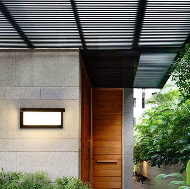 SECULUX – Applique LED con sensore di movimento per una maggiore sicurezza