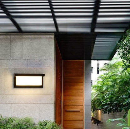 SECULUX – Applique LED con sensore di movimento per una maggiore sicurezza