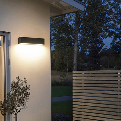 OUTLUME – Lampada da parete LED impermeabile per uso esterno