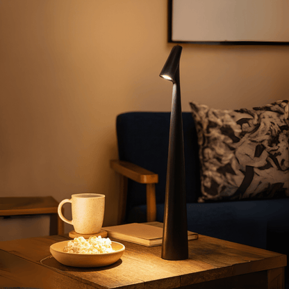 Lampada da tavolo in metallo - ricaricabile e dal design elegante per interni ed esterni