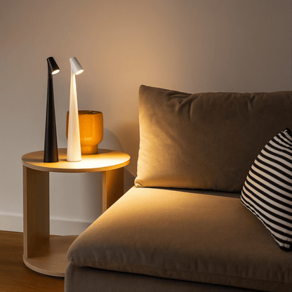 Lampada da tavolo in metallo - ricaricabile e dal design elegante per interni ed esterni