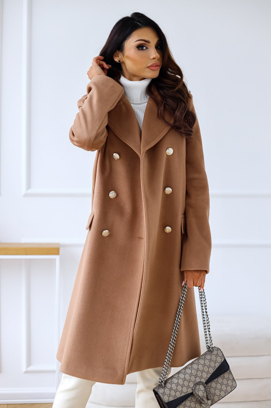 Cappotto Elegante Donna | Lungo con Bottoni Oro e Taglio Moderno