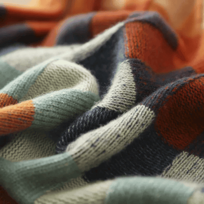 Maglione a Collo Alto in Morbido Cashmere | Design Patchwork Elegante