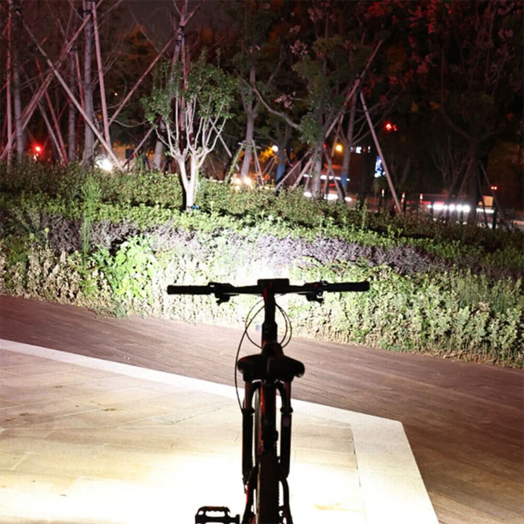 VELOFLASH – luce LED per bicicletta a 180° con batteria potente