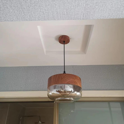 Lampada Arven con luce soffusa