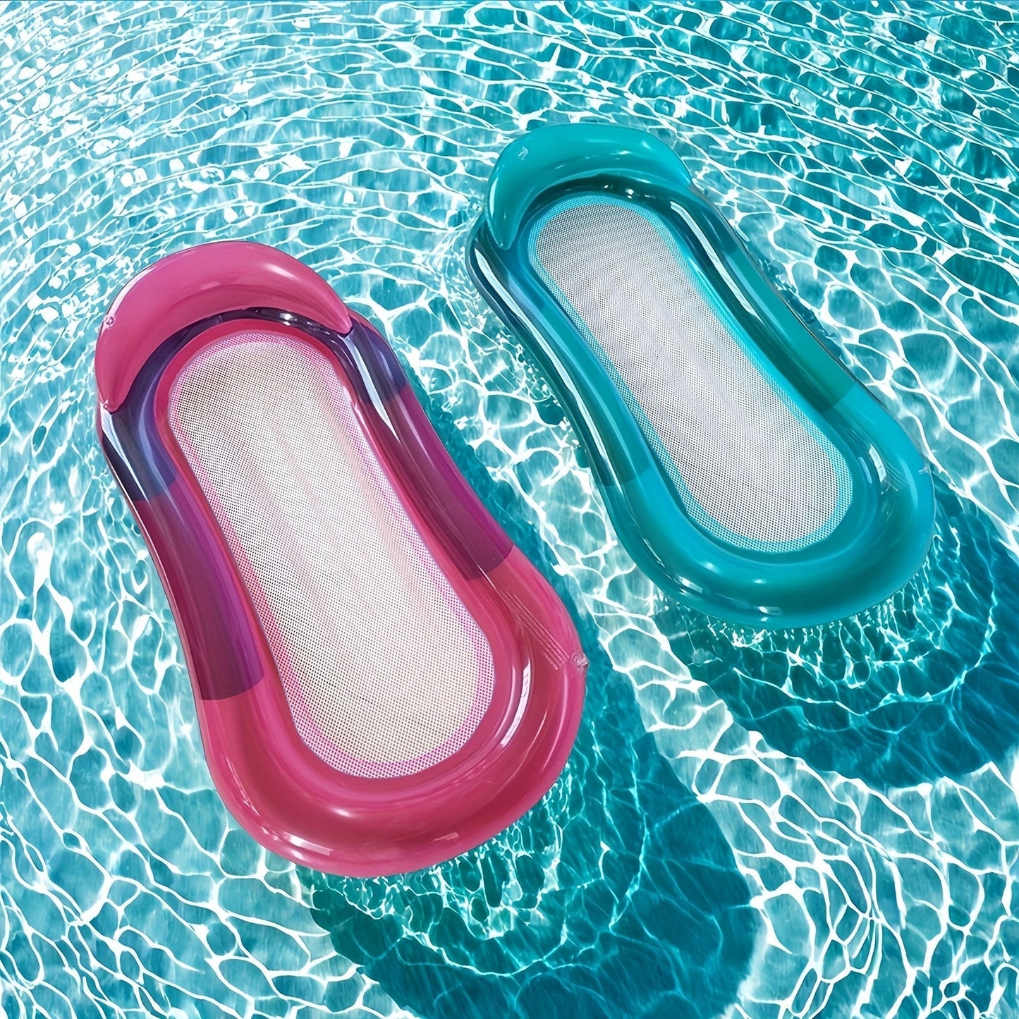 Materassino gonfiabile da piscina con schienale e superficie a maglie per il relax in acqua