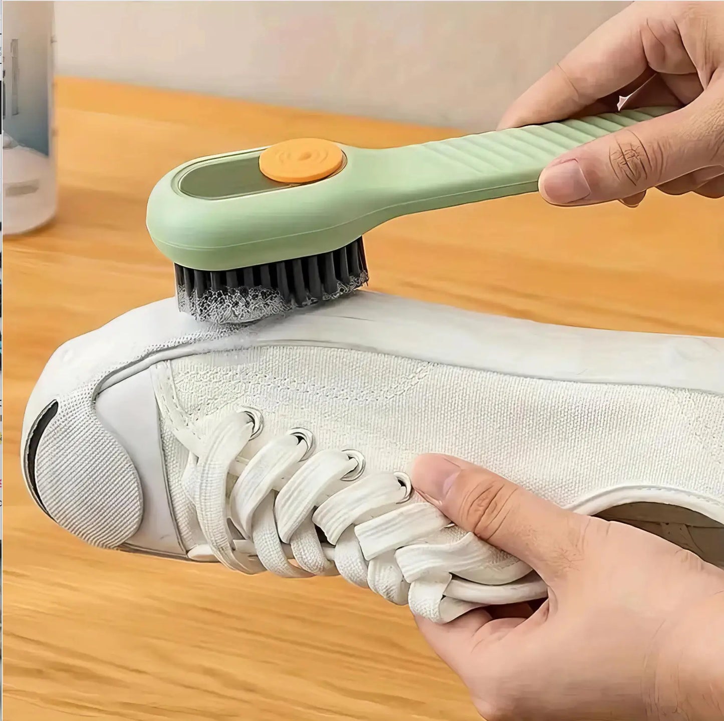 SHOEBRUSH – Spazzola morbida per scarpe con manico antiscivolo per una pulizia accurata