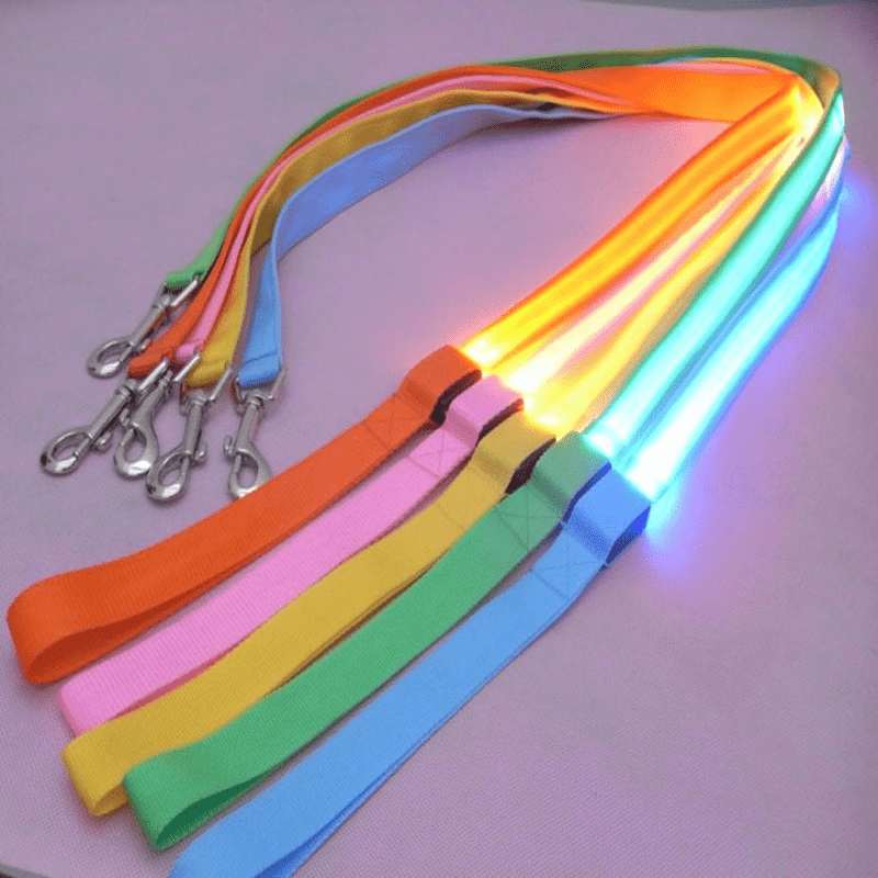 BRIGHTBARK – Guinzaglio LED per cani con ricarica USB e design riflettente