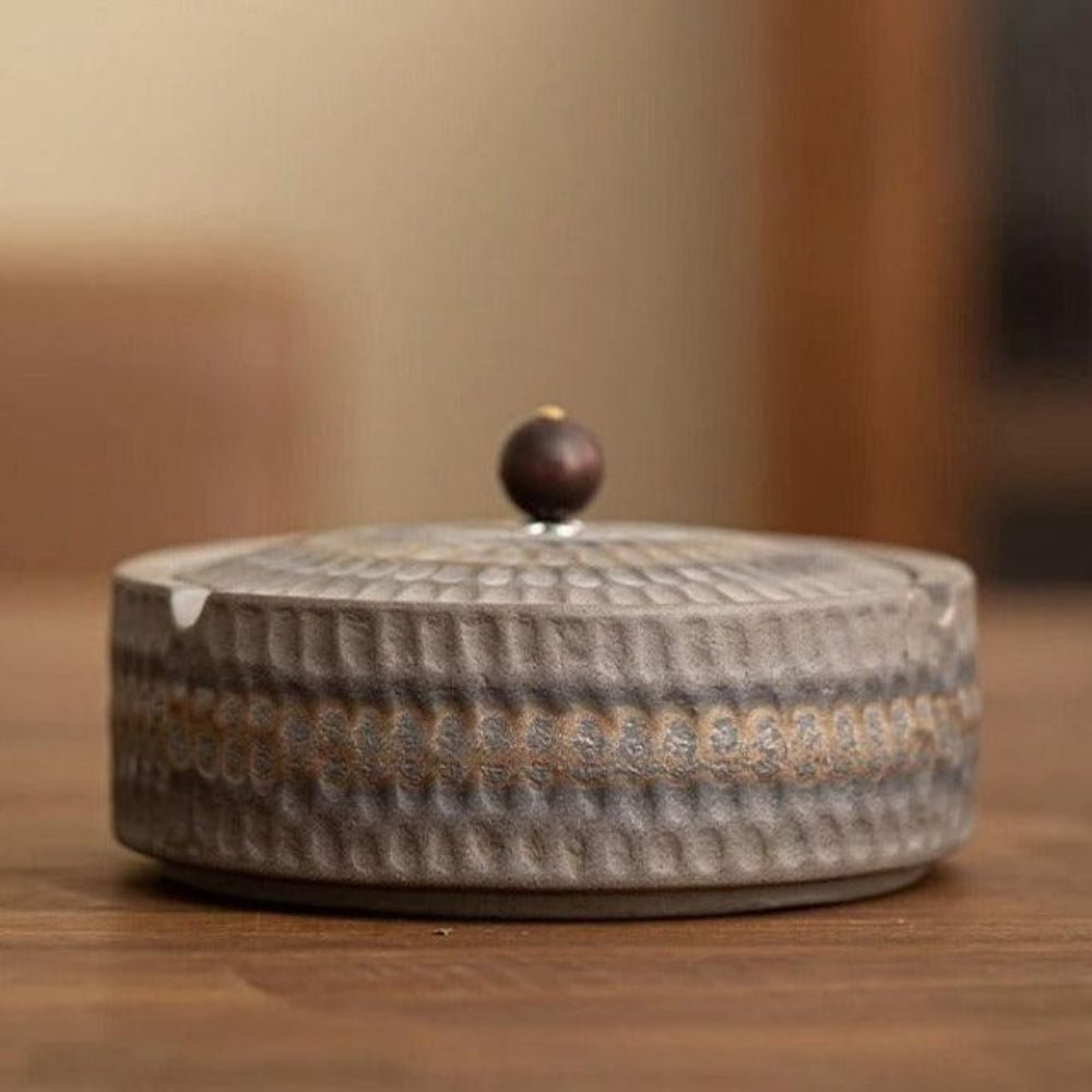 SERENASH – Portacenere minimalista in ceramica con coperchio in legno