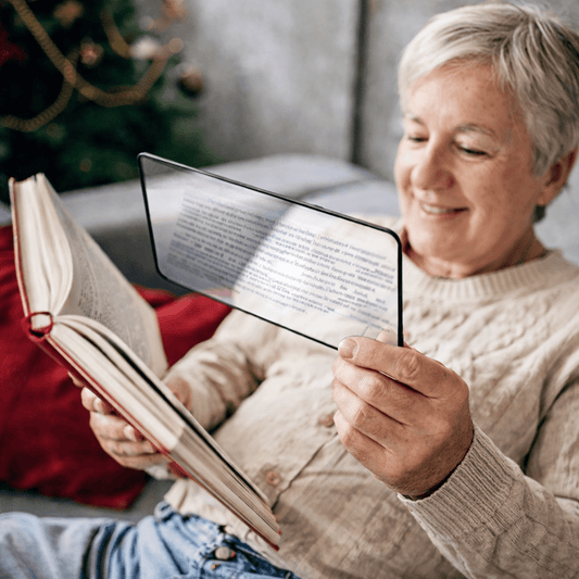 KLARTEXT – Ingranditore da lettura ultra-sottile in formato A5 per una lettura rilassante