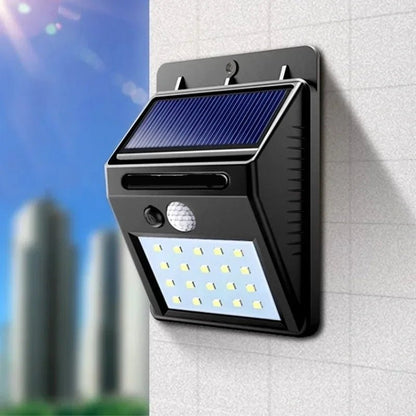 SOLARTRIGGER – Luce solare da parete con sensore di movimento per uso all'aperto