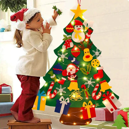 FeltJoy | Albero di Natale decorativo da parete con ornamenti in feltro appesi