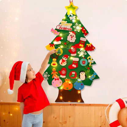 FeltJoy | Albero di Natale decorativo da parete con ornamenti in feltro appesi