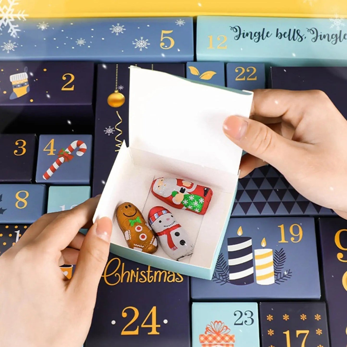 FestiveCraft | Calendario dell'Avvento fatto a mano con 24 scatole regalo riempibili