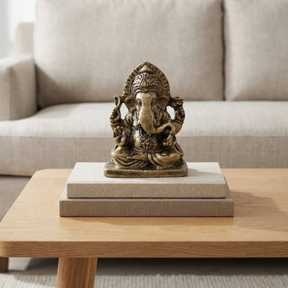 DIVINITÀ - Figurina in resina di Ganesha per la pace interiore e il successo