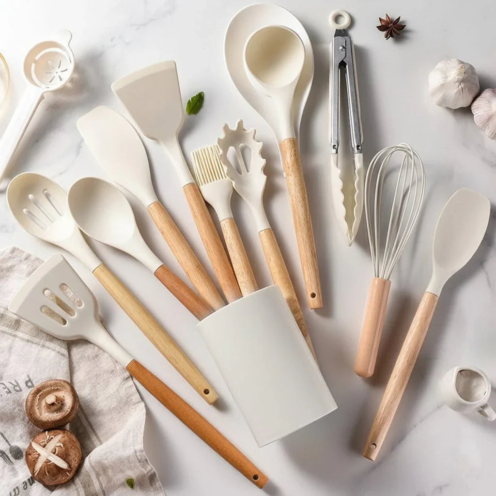 CHEFKRAFT – Set di pentole in silicone da 14 pezzi con manici in legno