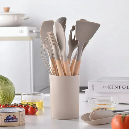 CHEFKRAFT – Set di pentole in silicone da 14 pezzi con manici in legno