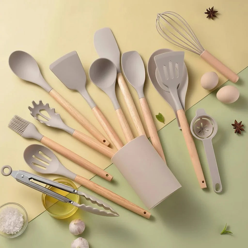 CHEFKRAFT – Set di pentole in silicone da 14 pezzi con manici in legno