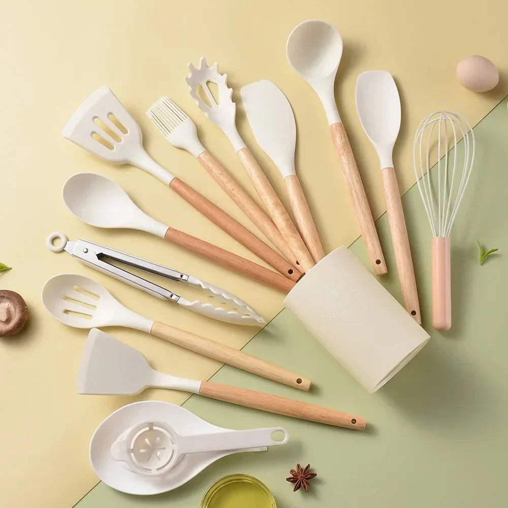 CHEFKRAFT – Set di pentole in silicone da 14 pezzi con manici in legno