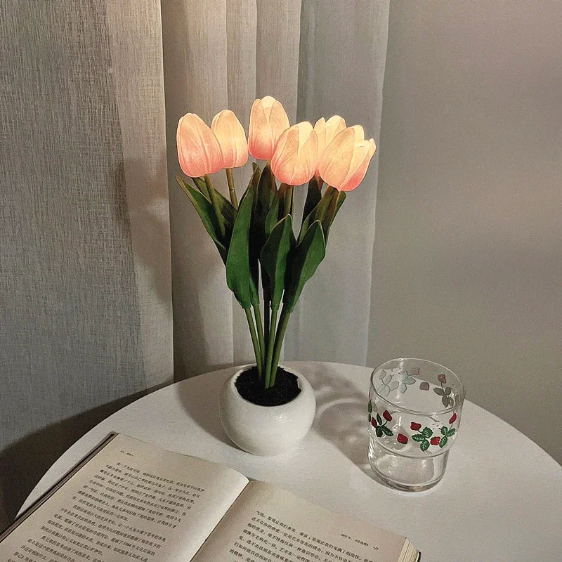 TULILIGHT – Lampada LED a tulipano | Lampada da tavolo romantica per un'atmosfera calda