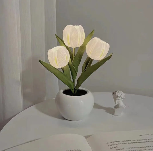 TULILIGHT – Lampada LED a tulipano | Lampada da tavolo romantica per un'atmosfera calda