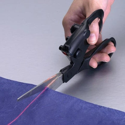 LINECUTTER – Forbici con linea laser integrata per tagli precisi