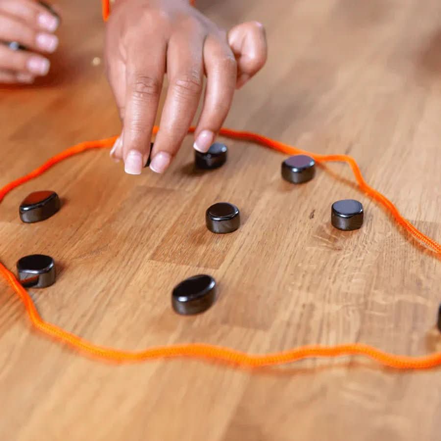 Rassivo | Scacchi Magnetici da Viaggio – Gioco Strategico per Menti Brillanti