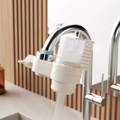 CLEANPUMP – Dosatore di sapone con porta-spugne integrato per un lavaggio pulito