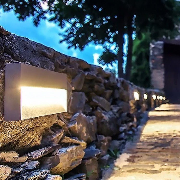 BESEGLOW – Lampada da parete esterna quadrata a LED in acciaio inossidabile e alimentata a energia solare