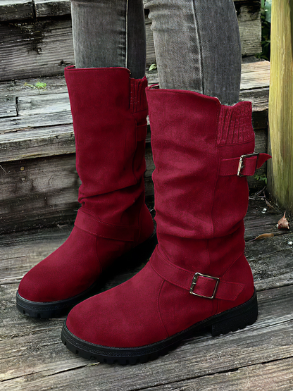 Stivali a Mezza Gamba con Risvolto in Maglia e Fibbie – Comfort & Stile per l’Inverno
