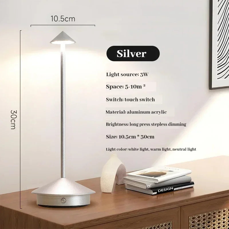 LuceSlim | Lampada da Tavolo LED Minimal con Ricarica USB