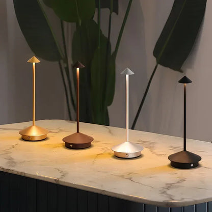 LuceSlim | Lampada da Tavolo LED Minimal con Ricarica USB