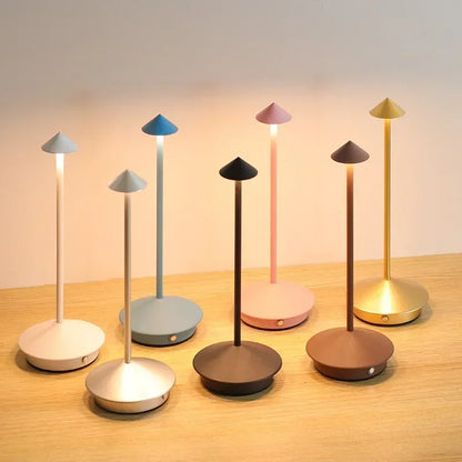 LuceSlim | Lampada da Tavolo LED Minimal con Ricarica USB