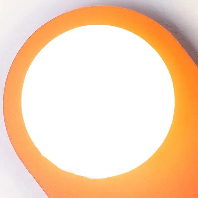 FERAVIBE – Lampada da parete in ferro colorato dallo stile nordico