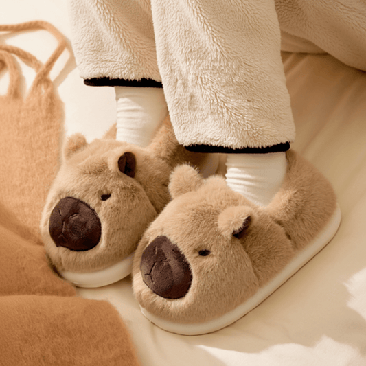 CUDDLEBARA – Pantofole da interno in peluche a forma di capibara, con vestibilità confortevole e suola antiscivolo