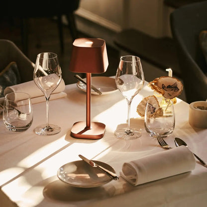 BRONZIFY – Elegante lampada da tavolo in ottone, dimmerabile e senza fili