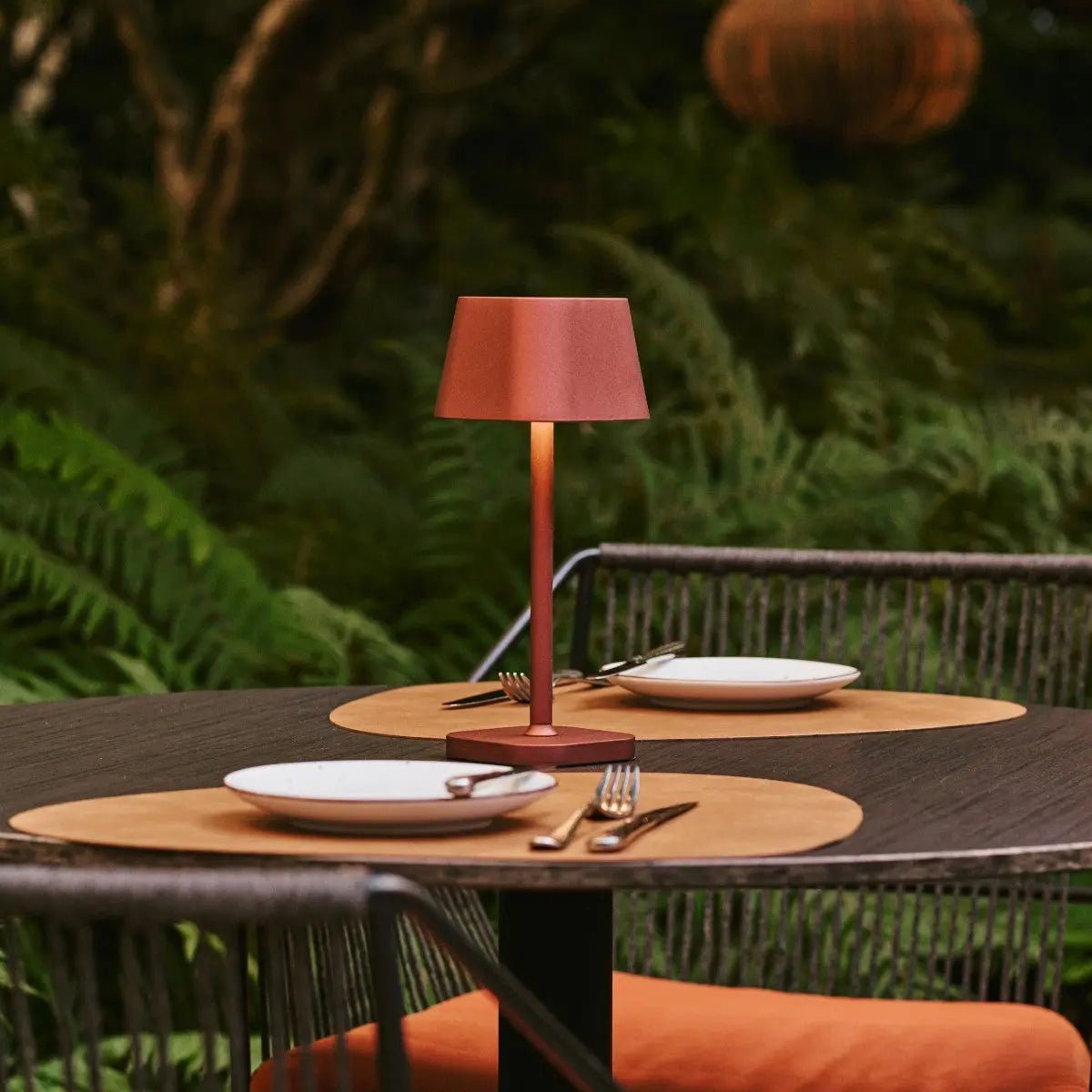 BRONZIFY – Elegante lampada da tavolo in ottone, dimmerabile e senza fili