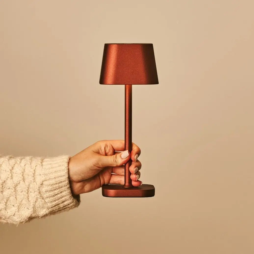 BRONZIFY – Elegante lampada da tavolo in ottone, dimmerabile e senza fili