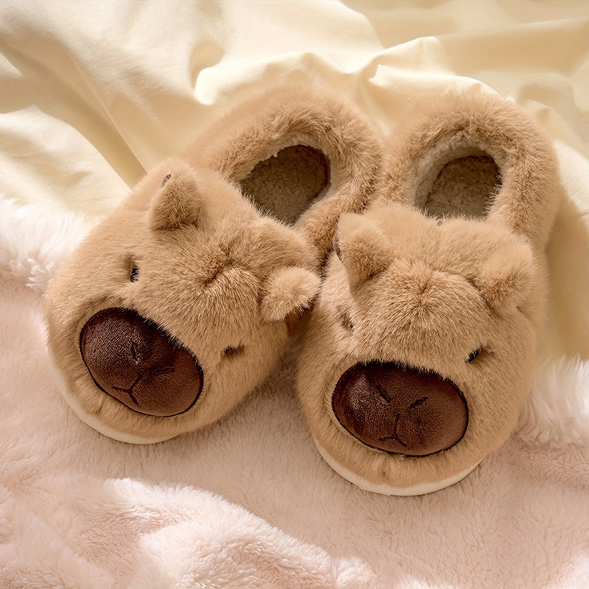 CUDDLEBARA – Pantofole da interno in peluche a forma di capibara, con vestibilità confortevole e suola antiscivolo