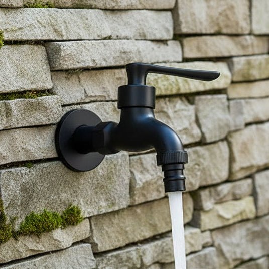 MATTEFLOW – Rubinetto a parete in nero opaco per cucina, bagno e uso all'aperto