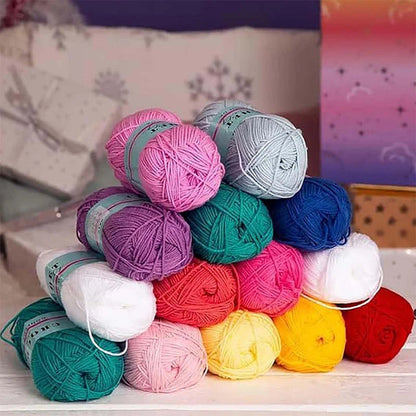 YarnBliss | Set di progetti creativi per lavorare a maglia durante le feste, per 25 giorni di divertimento fai da te