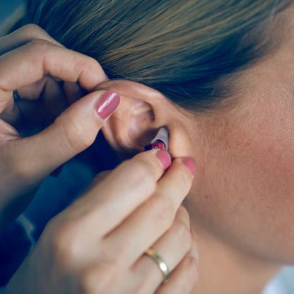 Apparecchio Acustico Invisibile - Protesi Uditiva Impermeabile e Ricaricabile | ClearPro